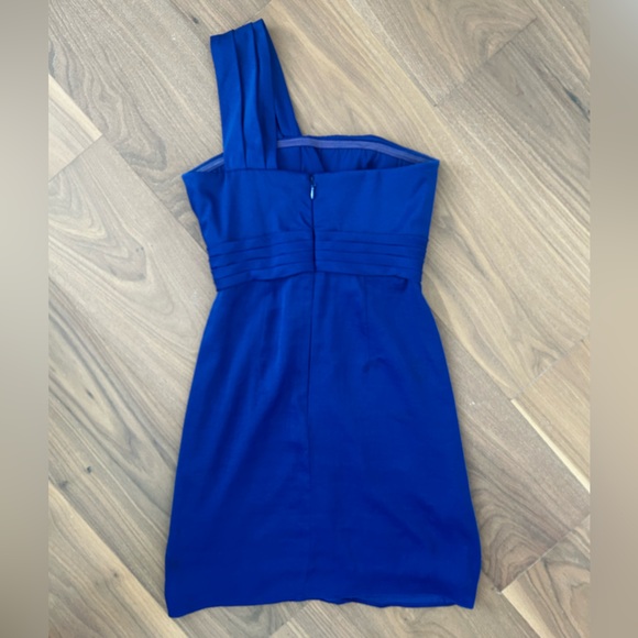 EUC BCBG Maxaria Palais One Shoulder Mini Dress Size 0 - Picture 3 of 8